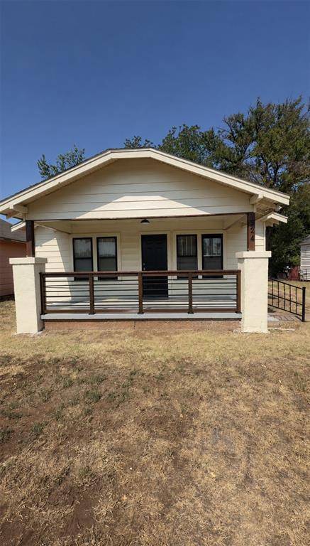 524 S 8th ST, Clinton, OK 73601