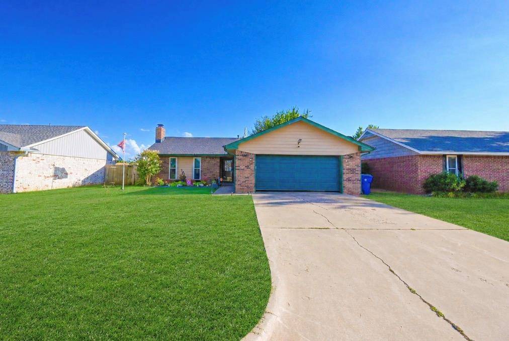 2303 Farris PL, Chickasha, OK 73018