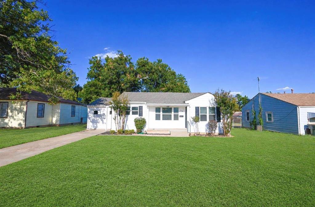 214 17th ST, Chickasha, OK 73018
