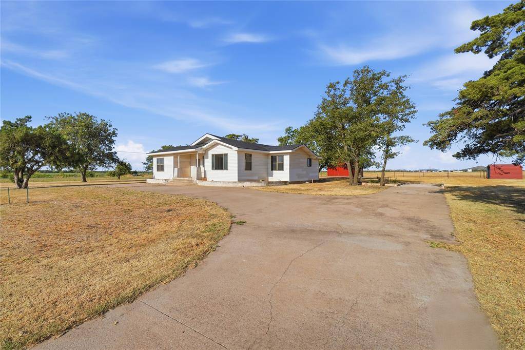 725 W Broadway ST, Mountain Park, OK 73552