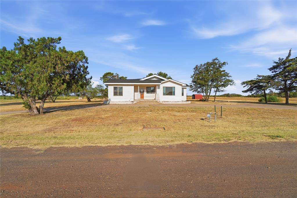 725 W Broadway ST, Mountain Park, OK 73552