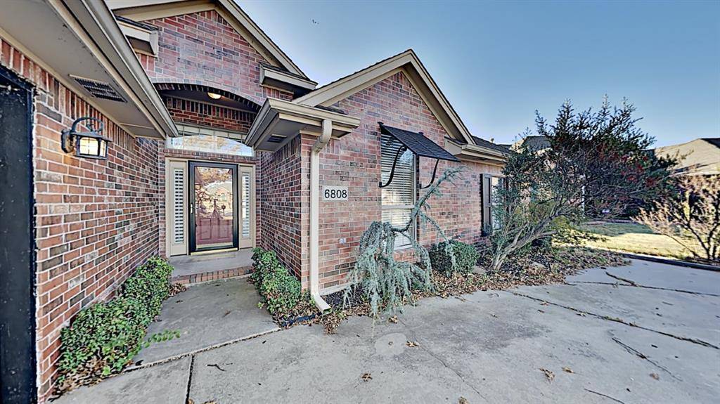 6808 Sandlewood DR, Oklahoma City, OK 73132