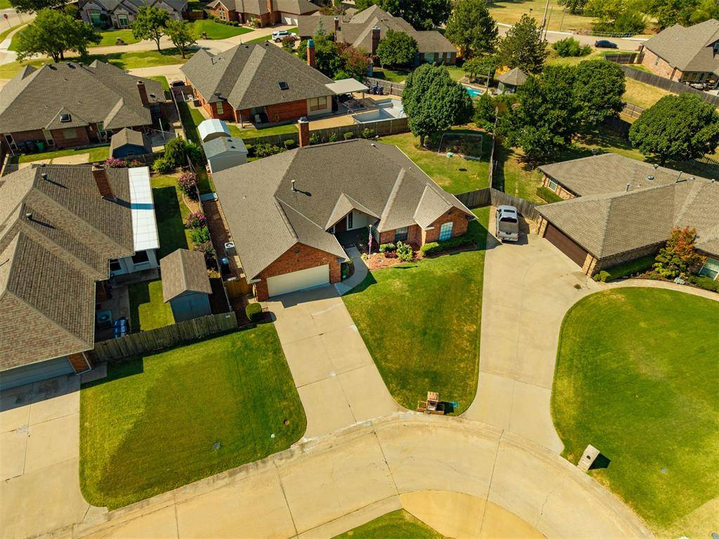 11221 Kingsgate DR, Oklahoma City, OK 73170