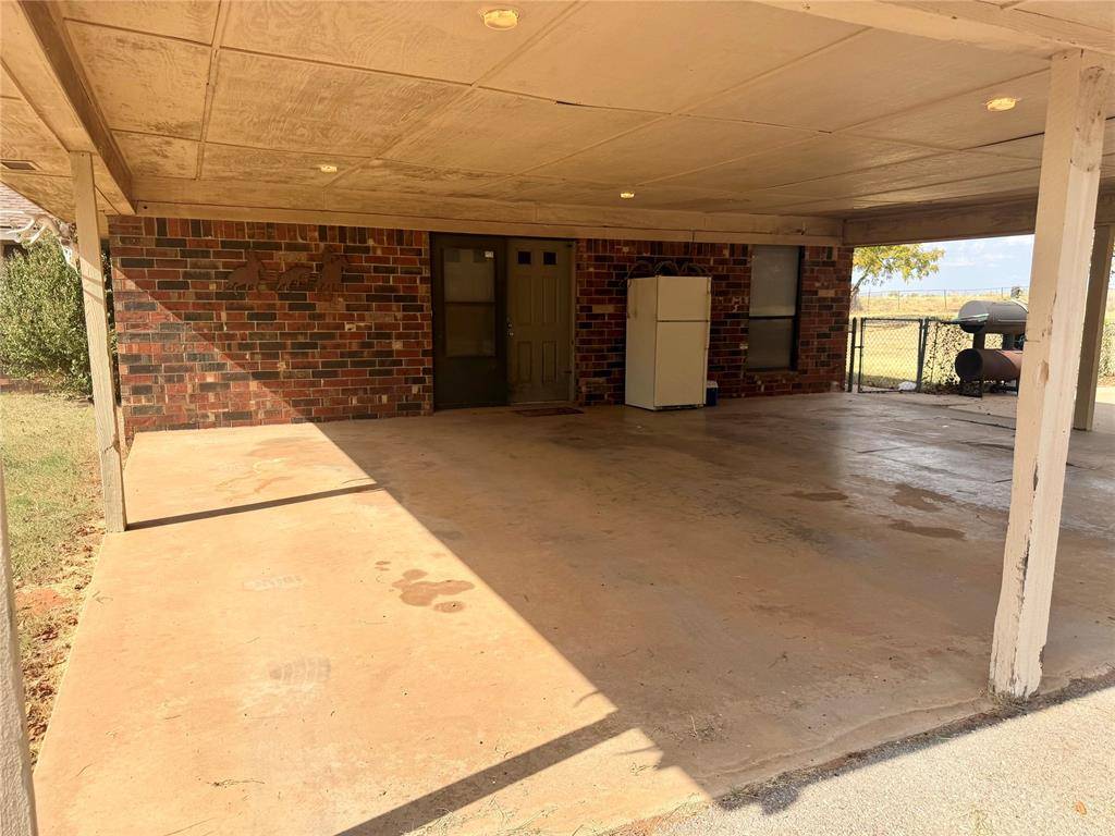 10066 N 2263 RD, Clinton, OK 73601