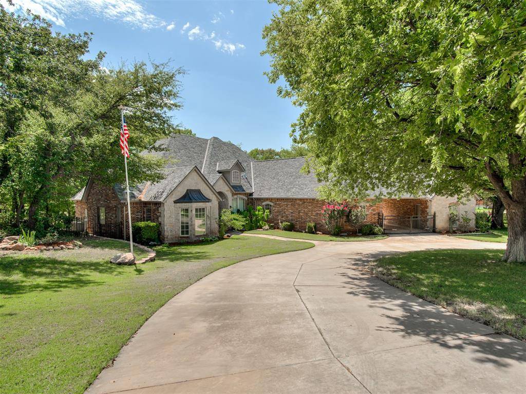8030 Redhawk LN, Edmond, OK 73034