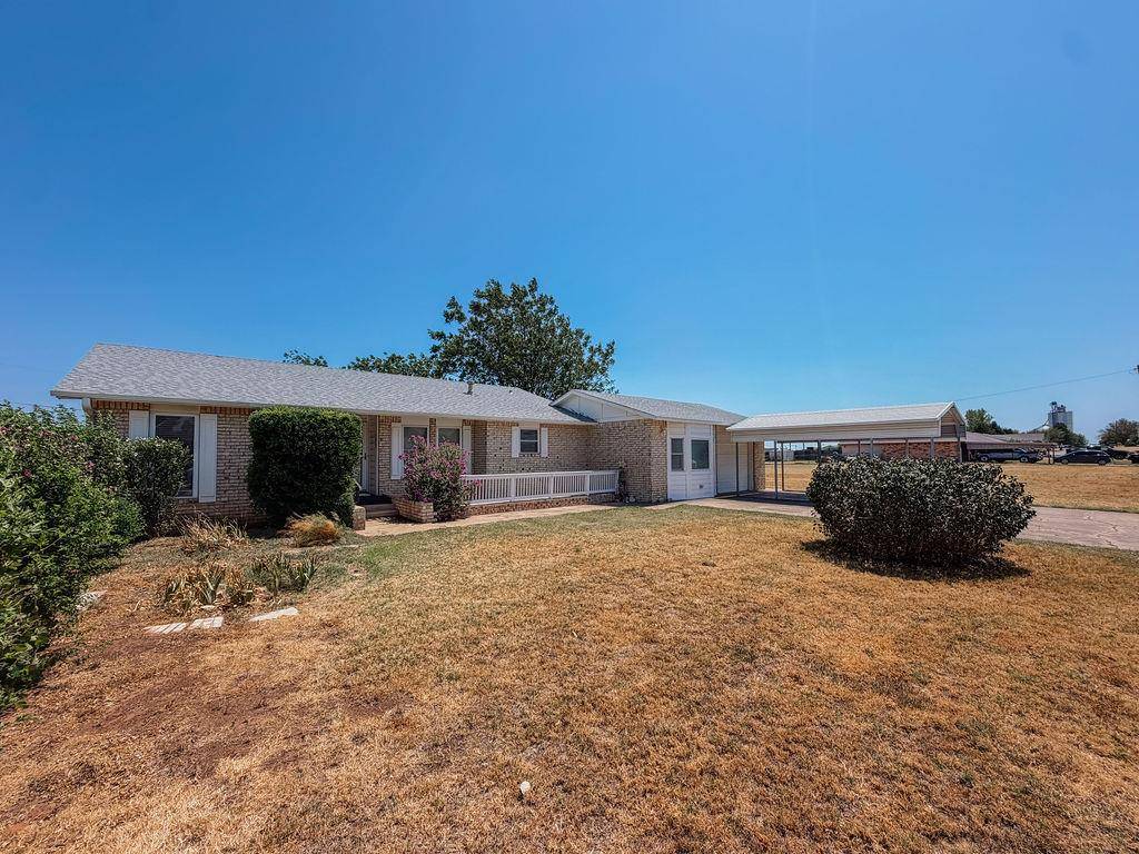 705 N Stanley ST, Hinton, OK 73047