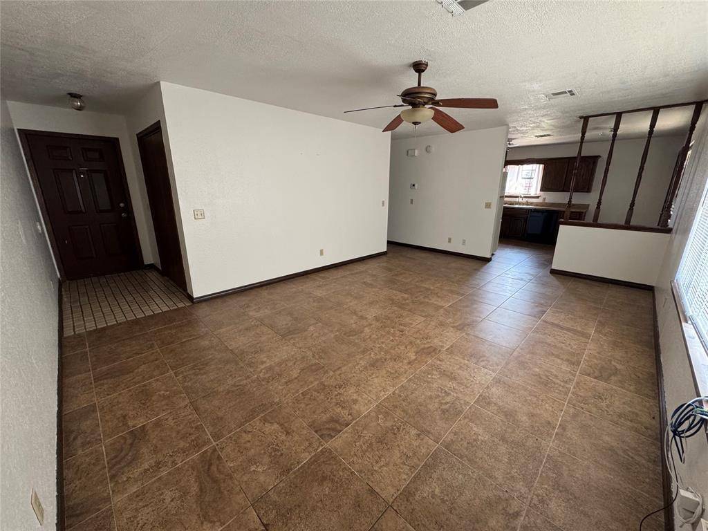 2022 Berry ST, Weatherford, OK 73096