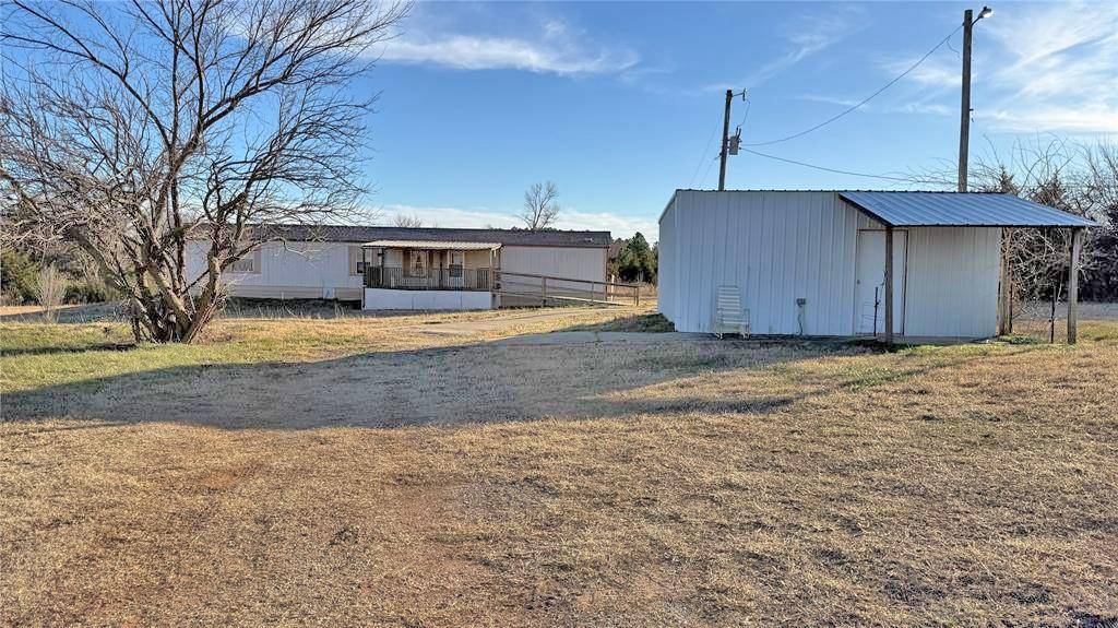 3000 E Walnut ST, Tecumseh, OK 74873