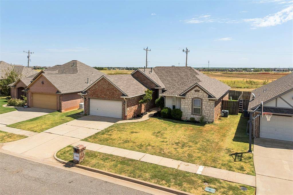 16616 Valderama WAY, Edmond, OK 73012