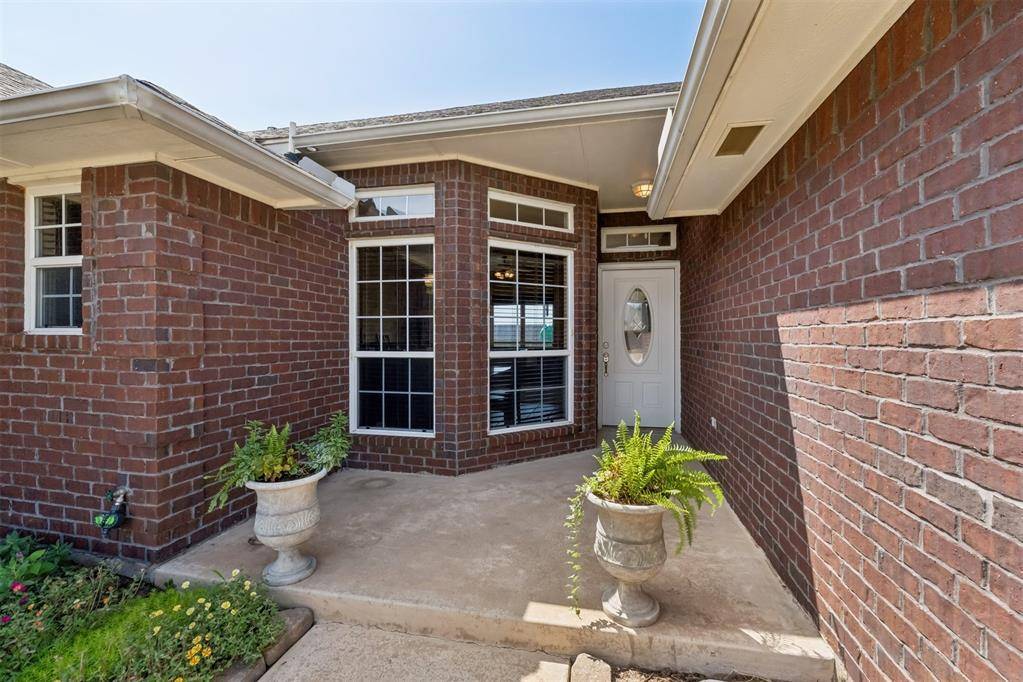 800 SW 161st ST, Oklahoma City, OK 73170