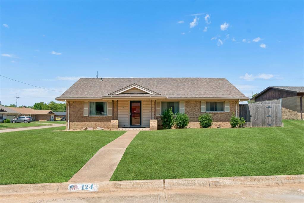 124 Ruskin PL, Chickasha, OK 73018