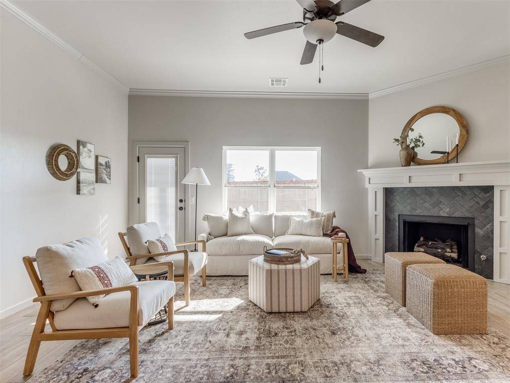11700 SW 15th TER, Yukon, OK 73099