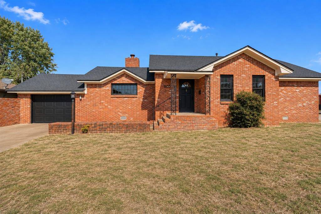 1102 N Noble AVE, Watonga, OK 73772