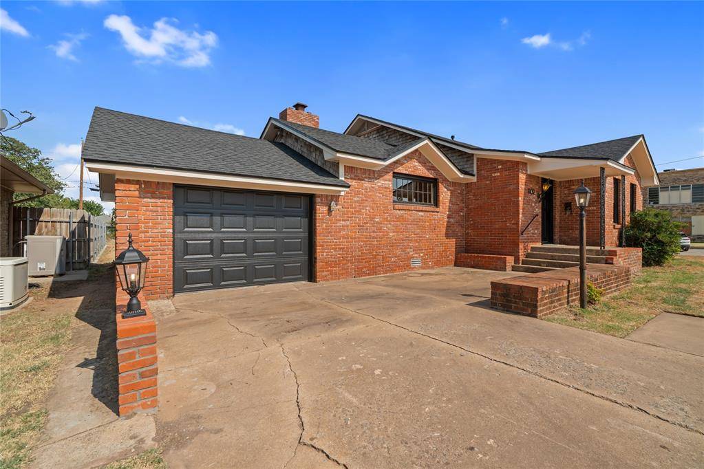 1102 N Noble AVE, Watonga, OK 73772