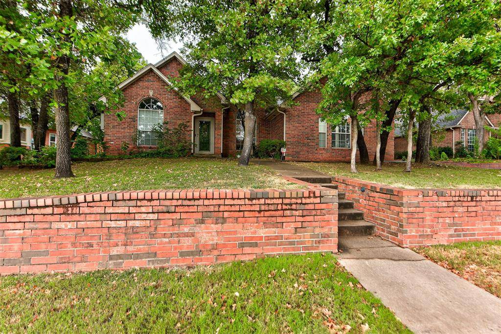 9 N Crosstimber TRL, Edmond, OK 73034