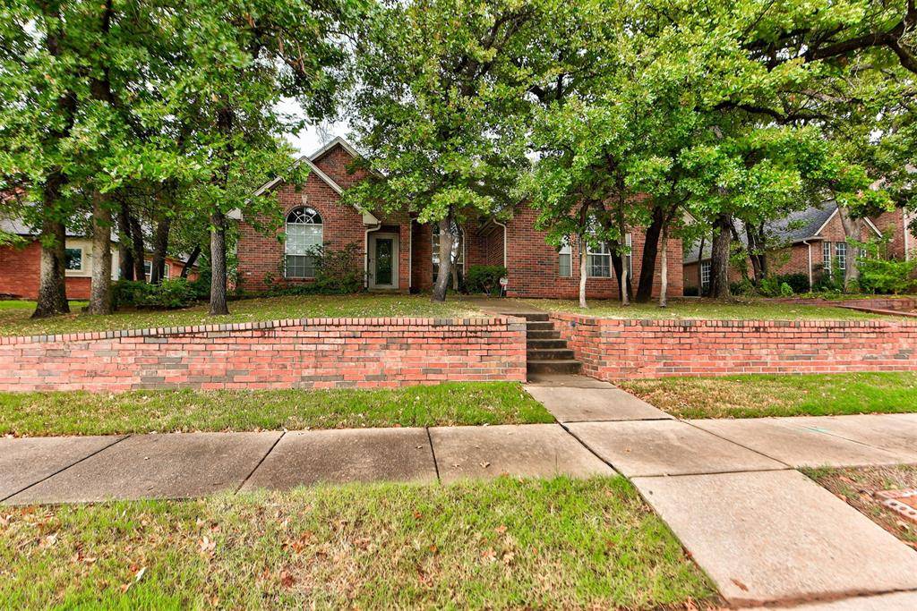 9 N Crosstimber TRL, Edmond, OK 73034