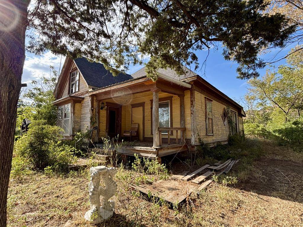 200 W Mountain AVE, Granite, OK 73547