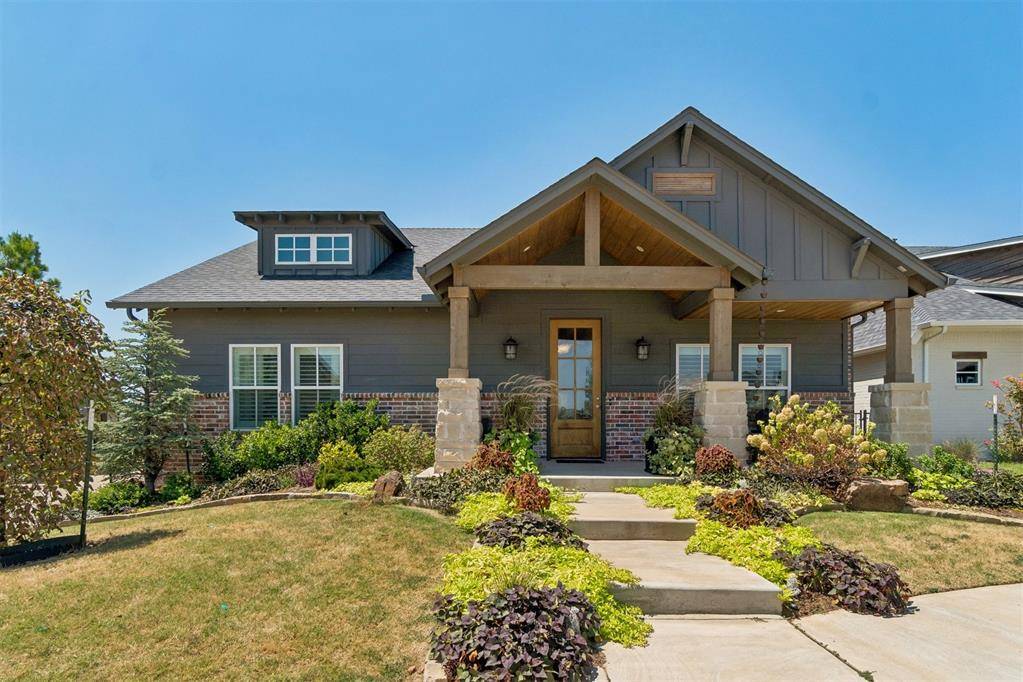 1925 Plaza District DR, Edmond, OK 73034