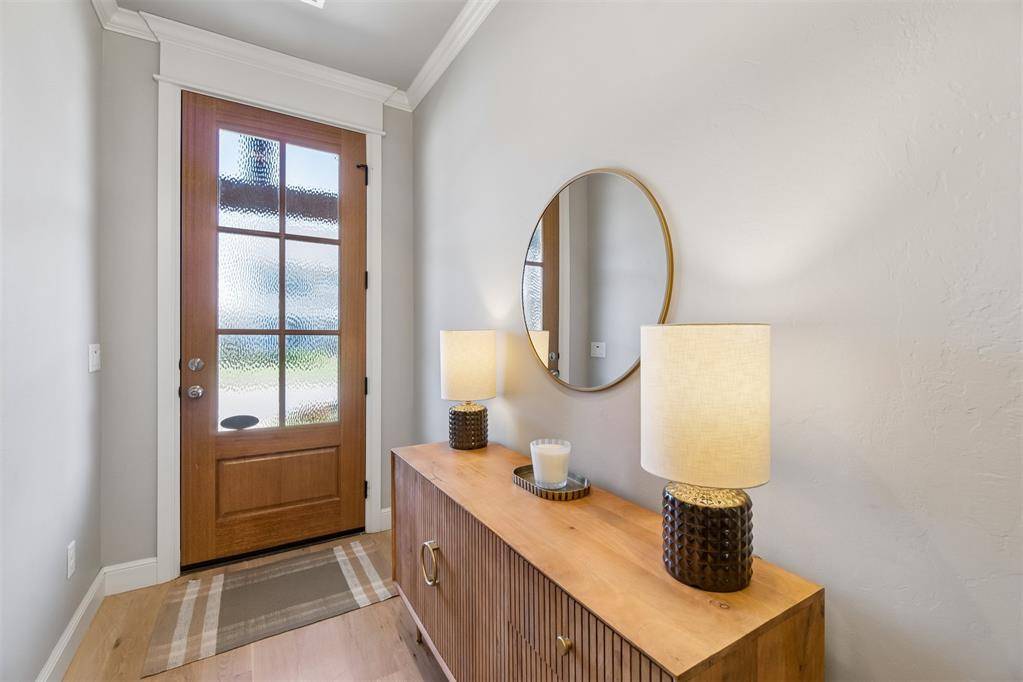1925 Plaza District DR, Edmond, OK 73034