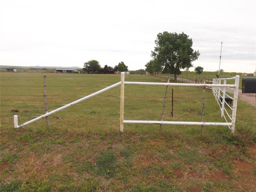21259 E County Road 160 RD, Headrick, OK 73549