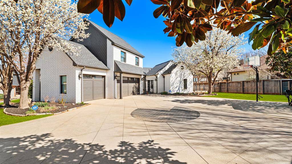 16808 Conifer LN, Edmond, OK 73012
