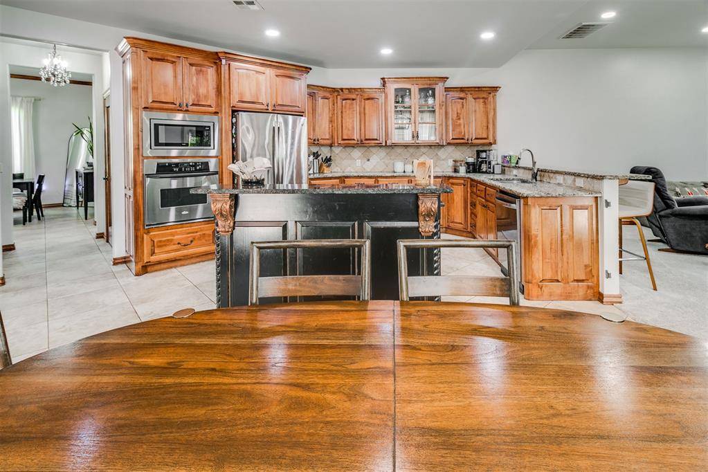 5832 Havenshire LN, Edmond, OK 73034