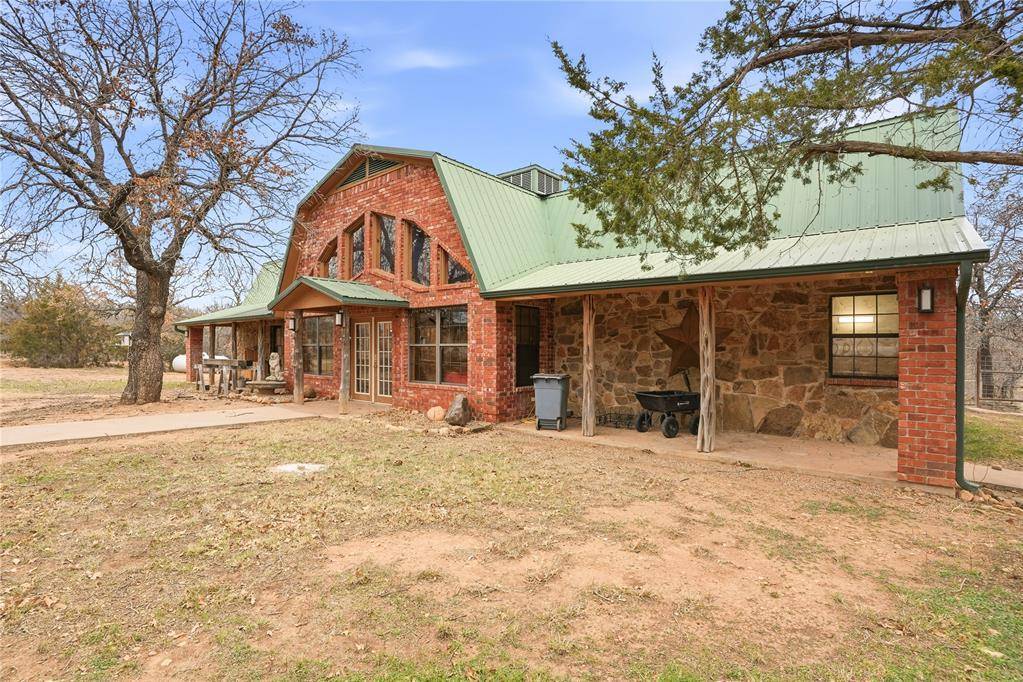 72 Hidden Oaks DR, Indiahoma, OK 73552