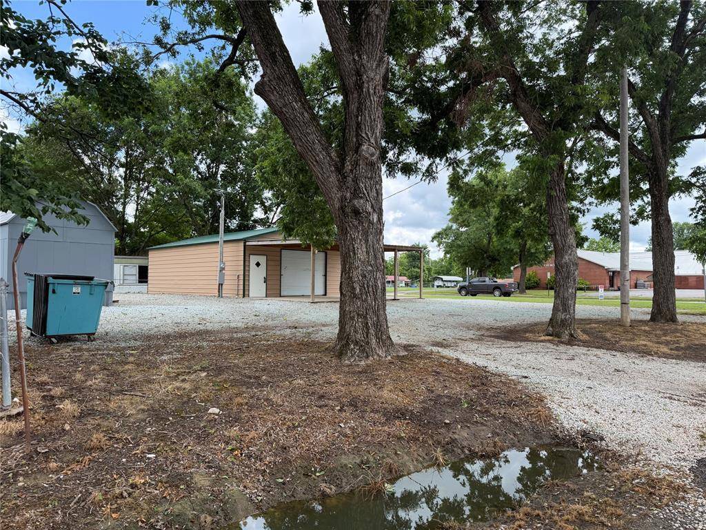 306 E Gentry AVE, Checotah, OK 74426