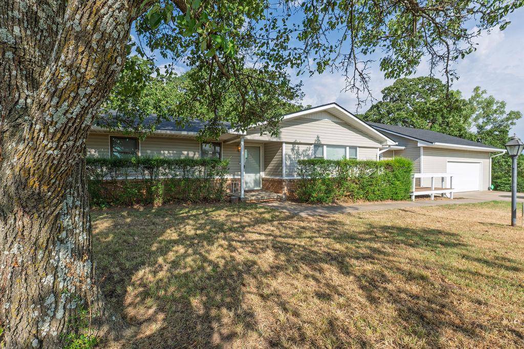 17002 Kings RD, Shawnee, OK 74801