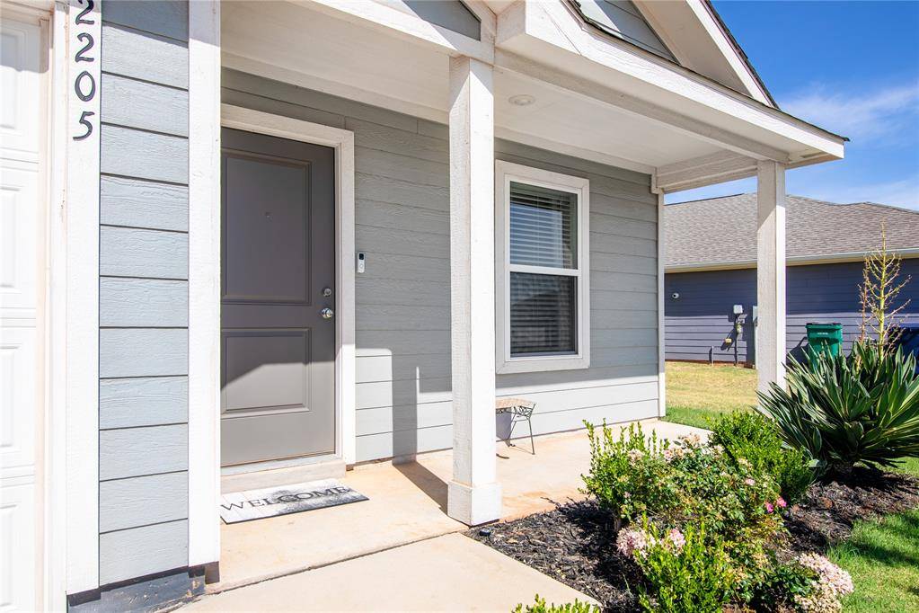 2205 Claire DR, Yukon, OK 73099