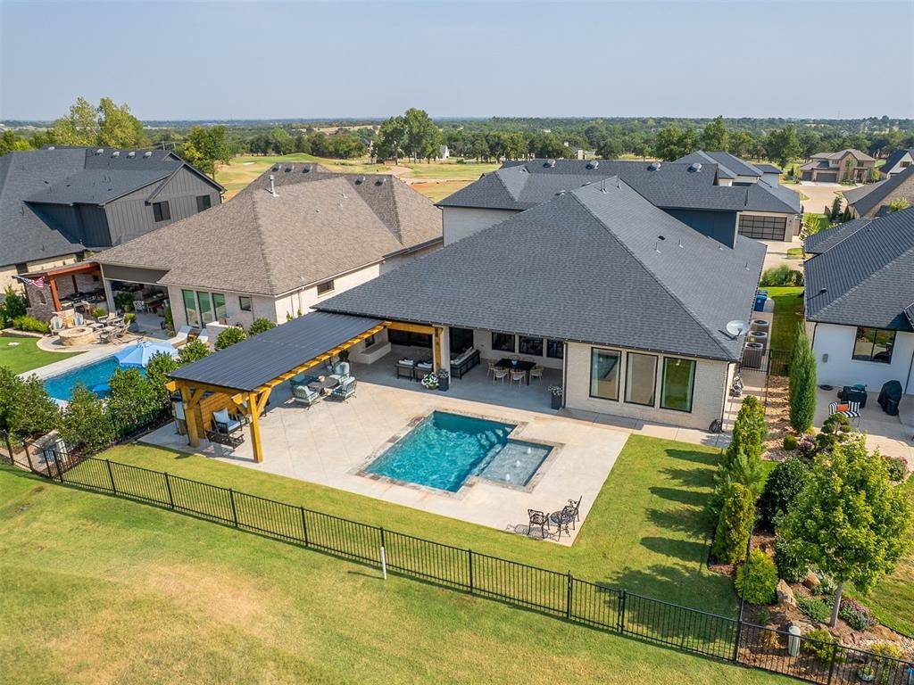 2108 Wiregrass DR, Edmond, OK 73025