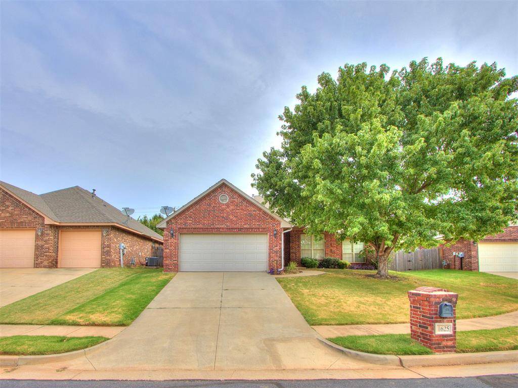 1625 Savannah LN, Edmond, OK 73003