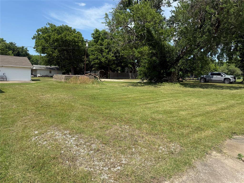 417 W 8th ST, Wewoka, OK 74884