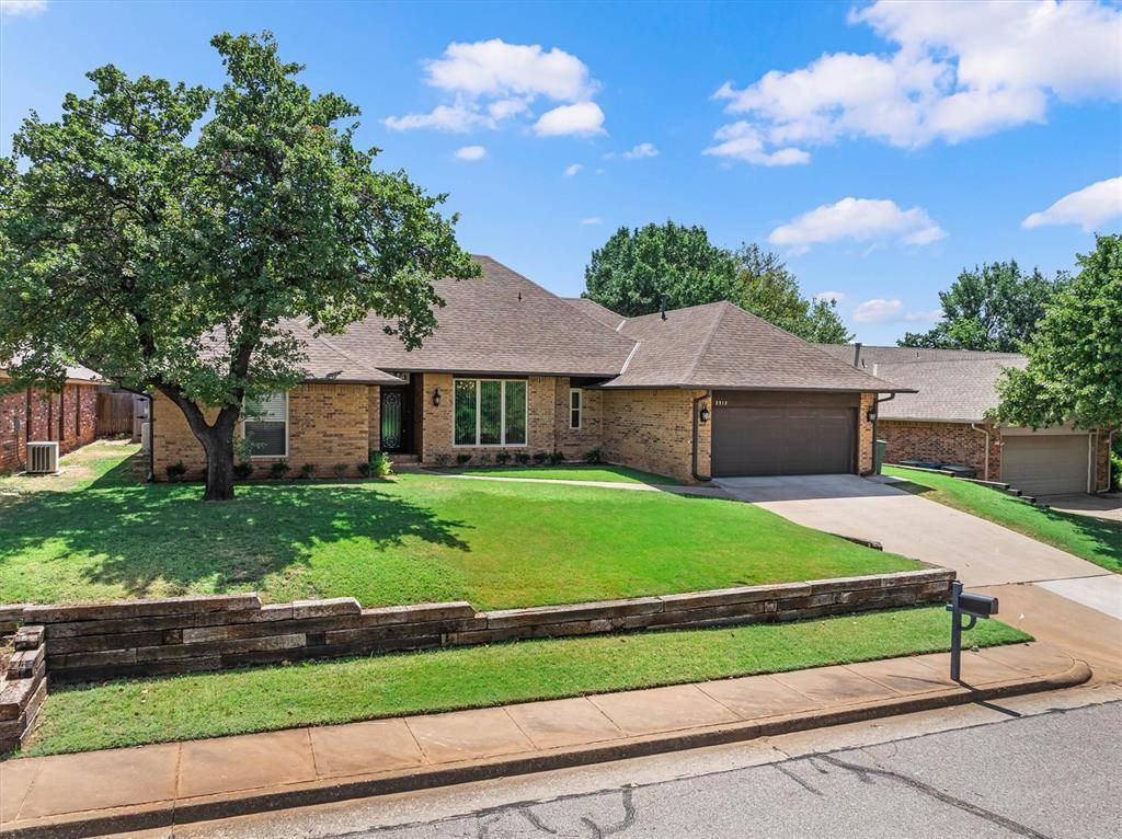 2312 Coachlight DR, Edmond, OK 73013