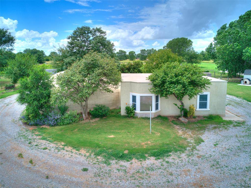 6745 N Gregory RD, Yukon, OK 73099