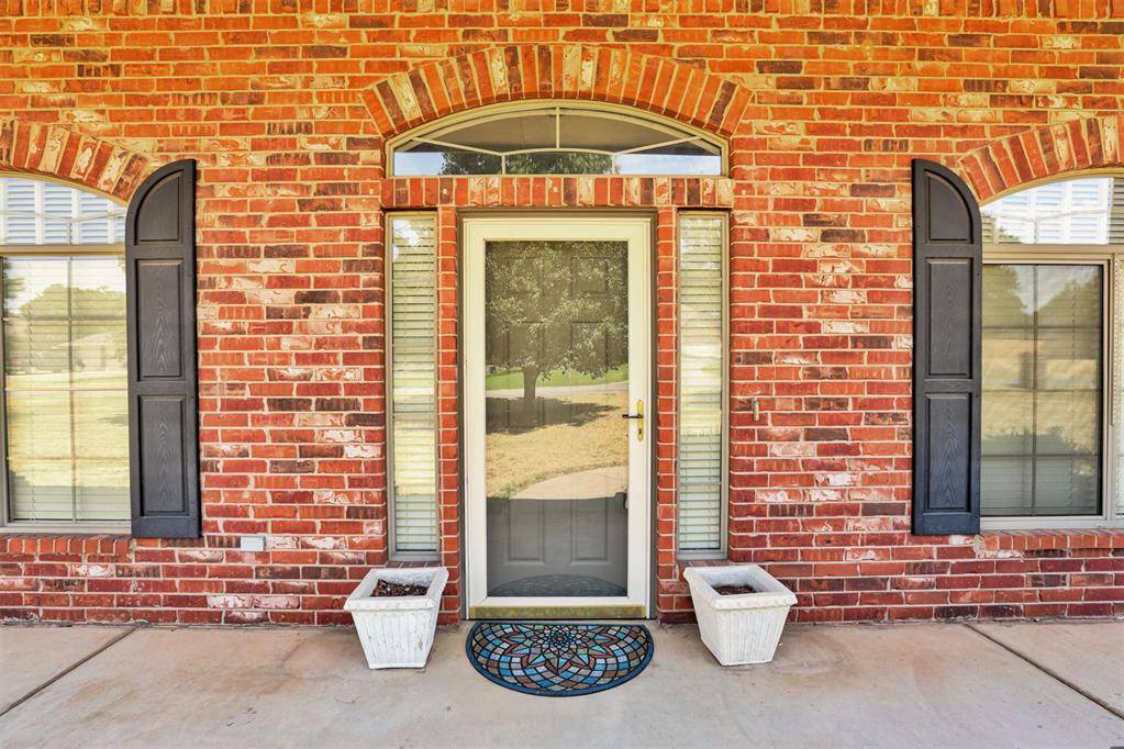 891 Oakley DR, Blanchard, OK 73010