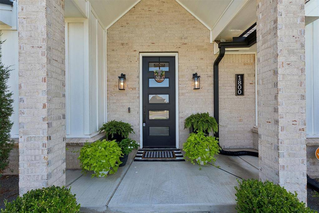 1800 Lago DR, Oklahoma City, OK 73160