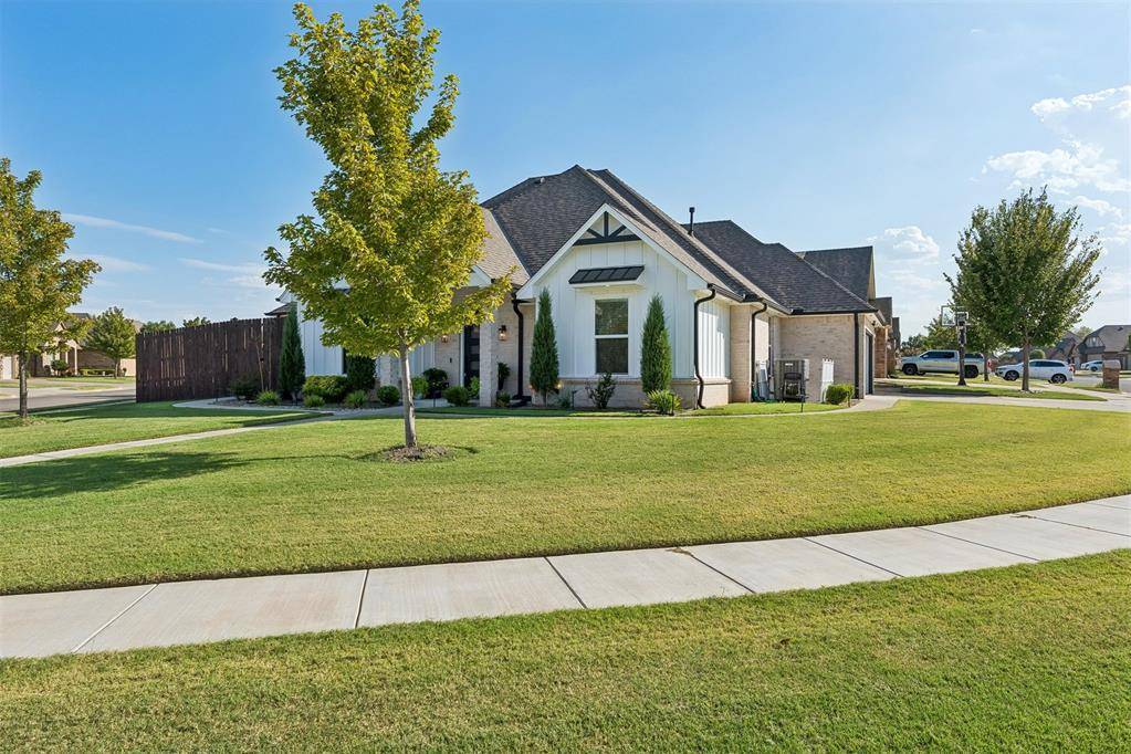 1800 Lago DR, Oklahoma City, OK 73160