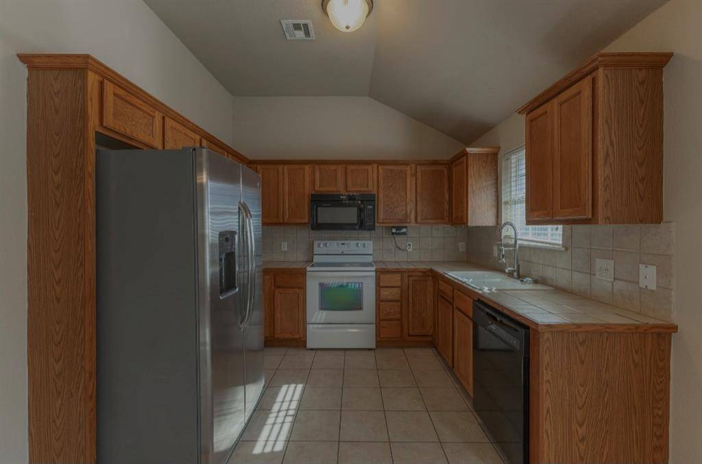 12368 SW 6th ST, Yukon, OK 73099