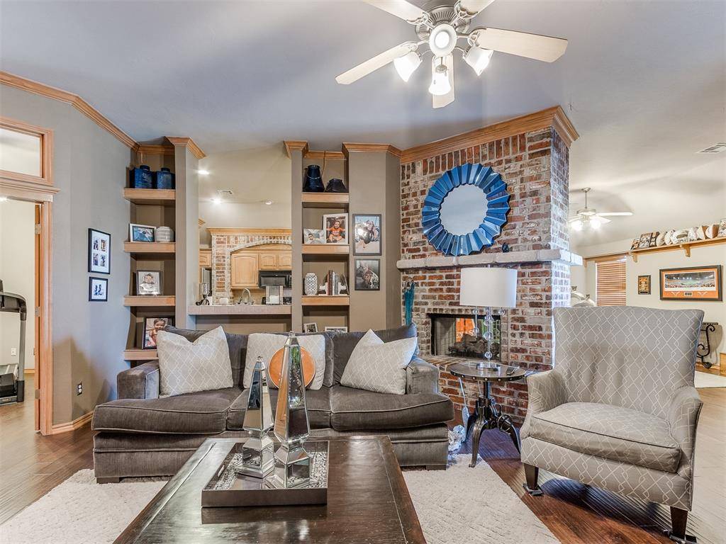 16704 Valderama WAY, Edmond, OK 73012