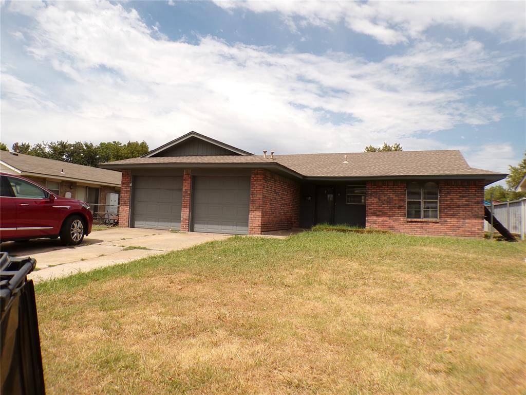 609 NW 17th ST, Moore, OK 73160