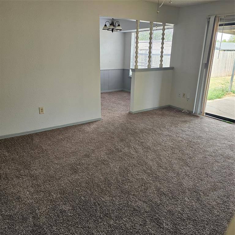 609 NW 17th ST, Moore, OK 73160