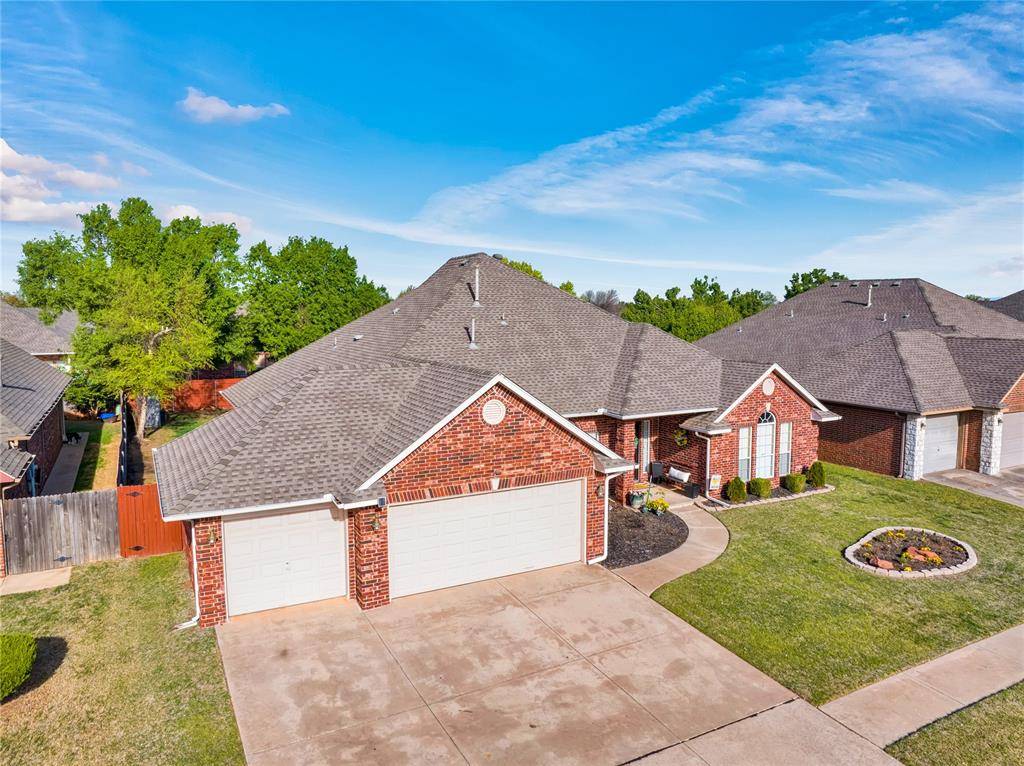 17105 Gladstone LN, Edmond, OK 73012