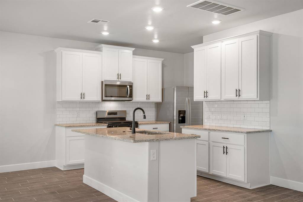 2349 Bohanan CT, Blanchard, OK 73010