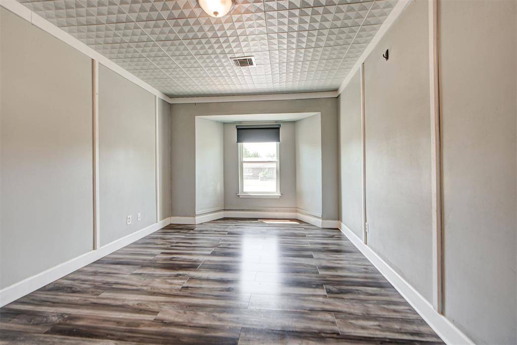 773 SW 2nd ST, Moore, OK 73160