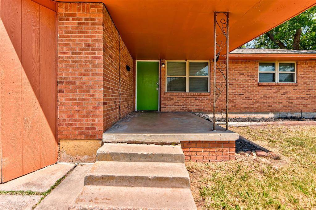 773 SW 2nd ST, Moore, OK 73160