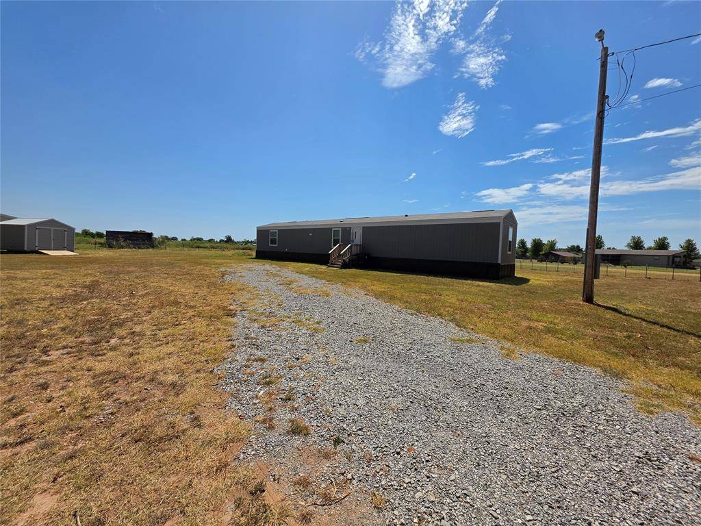 8607 N Bryan RD, Shawnee, OK 74804