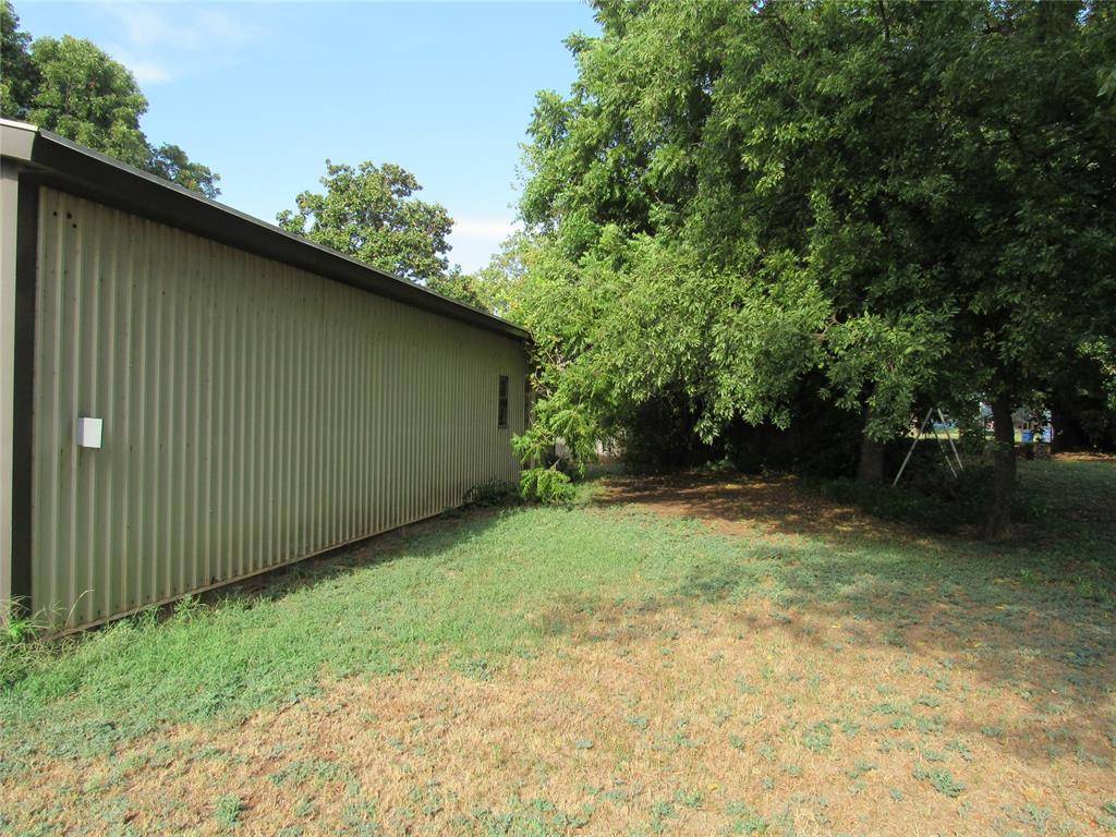 103 E Quapaw, Lindsay, OK 73052