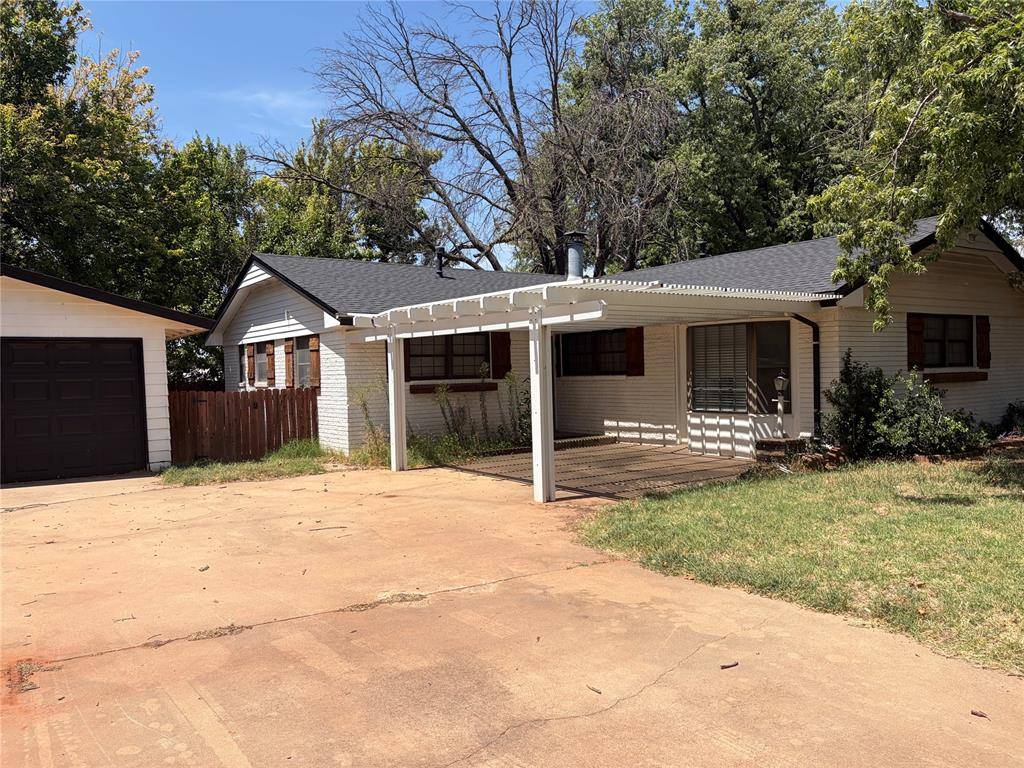 1023 N Madison AVE, Blanchard, OK 73010