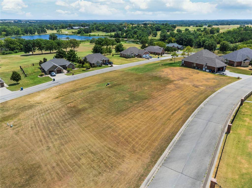 917 S Riveria DR, Cushing, OK 74023